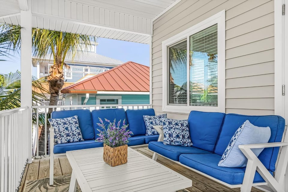 Welcome to 246 Delmar Ave - Vacation Rental home House in Estero Island