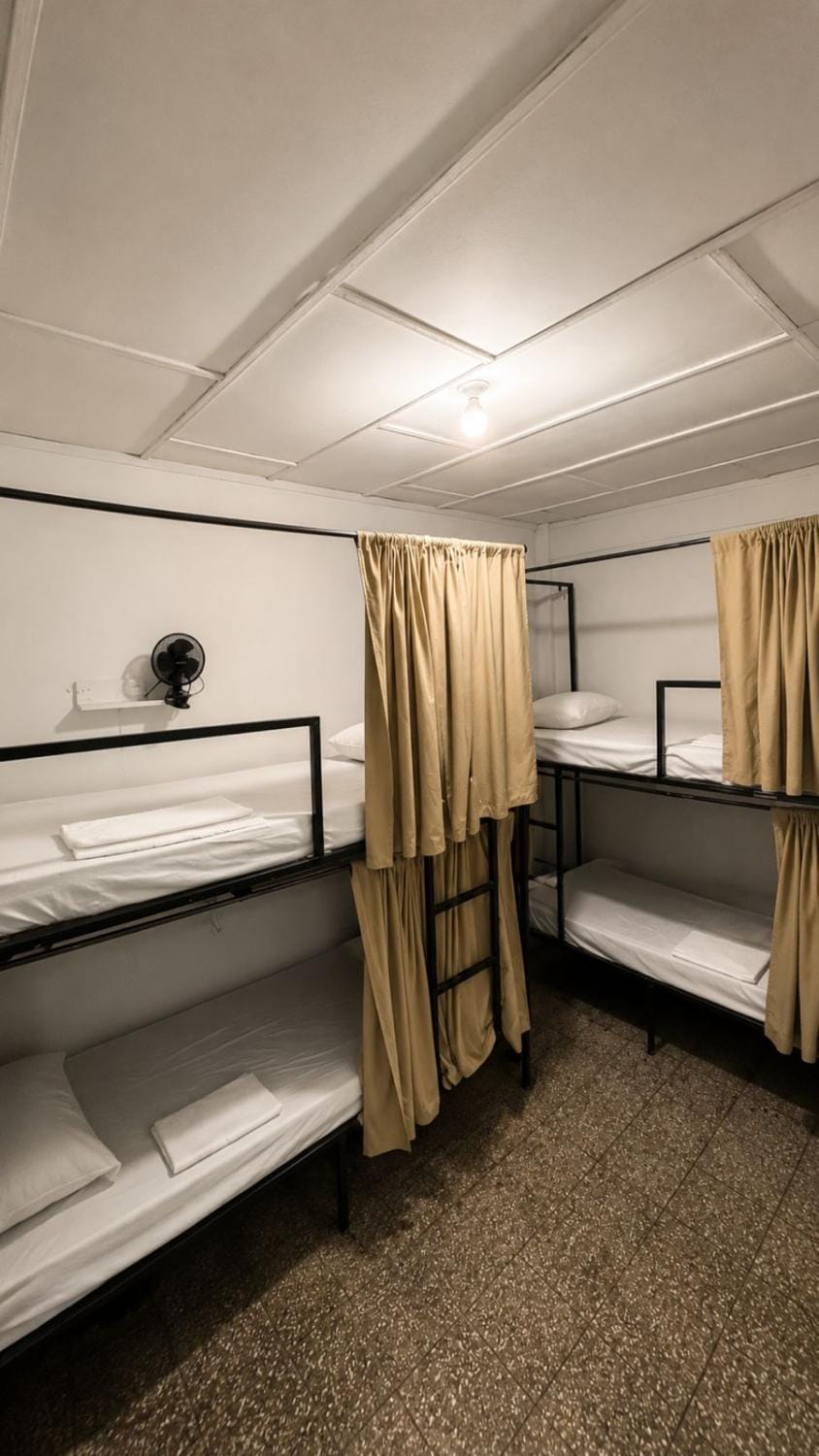 Bedroom, bunk bed