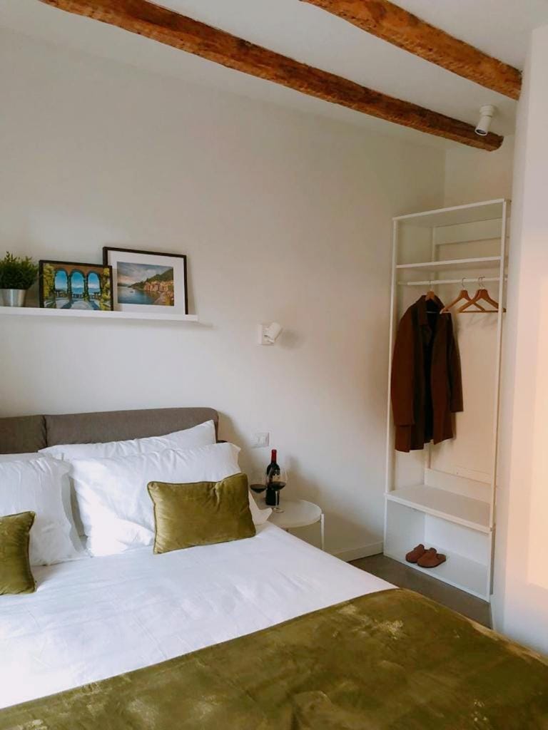 Bed, Photo of the whole room, Bedroom, wardrobe