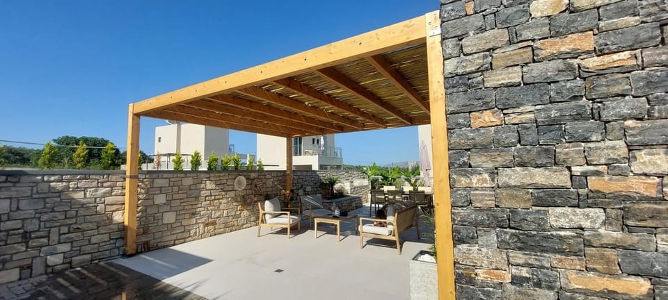 Black Caviar Villa in Crete