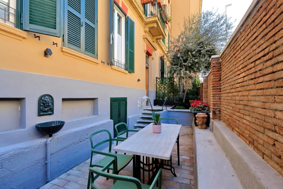 Property building, Balcony/Terrace