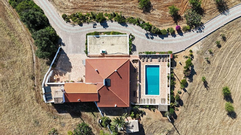 Property building, Bird's eye view, Swimming pool