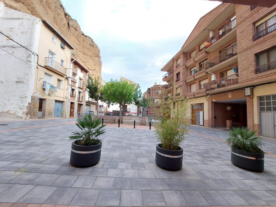 Neighbourhood, Street view