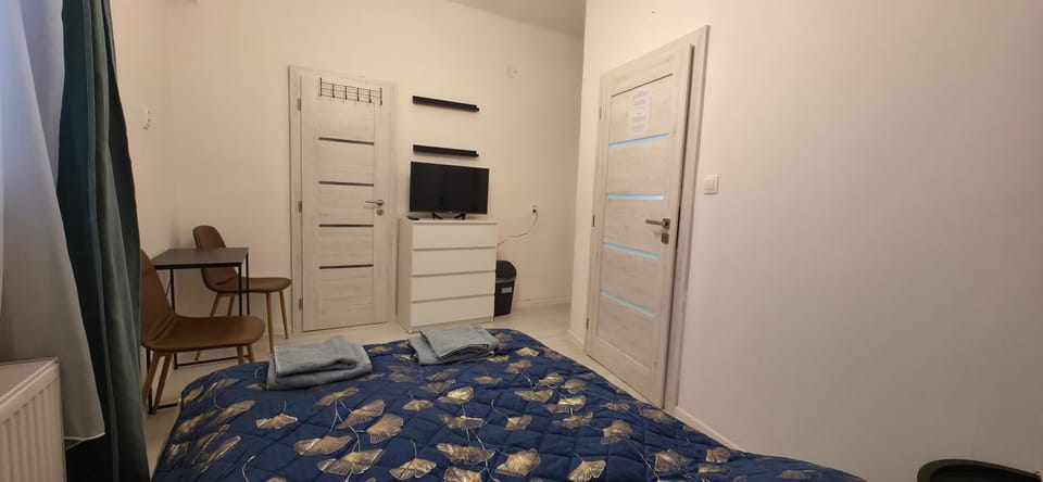 Apártmany v centre - vlastná izba so spoločnou kuchyňou a kúpeľnou môže byť zdieľaná 2 inými izbami Apartment in Slovakia