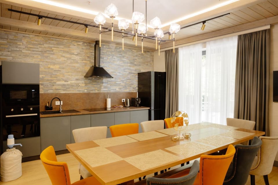 Kitchen or kitchenette, Living room, Seating area, Dining area, minibar