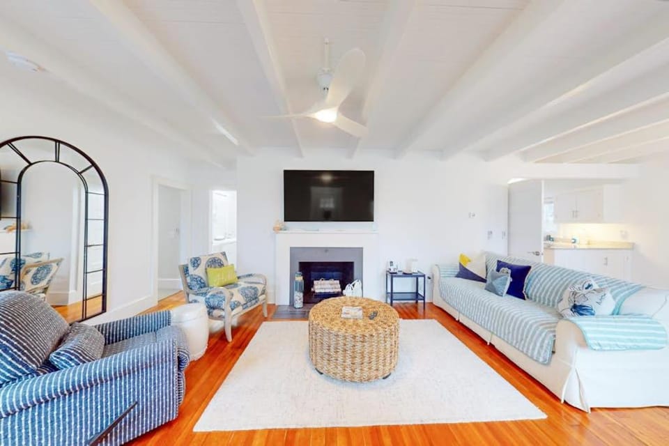 Golden Slumbers House in Buzzards Bay
