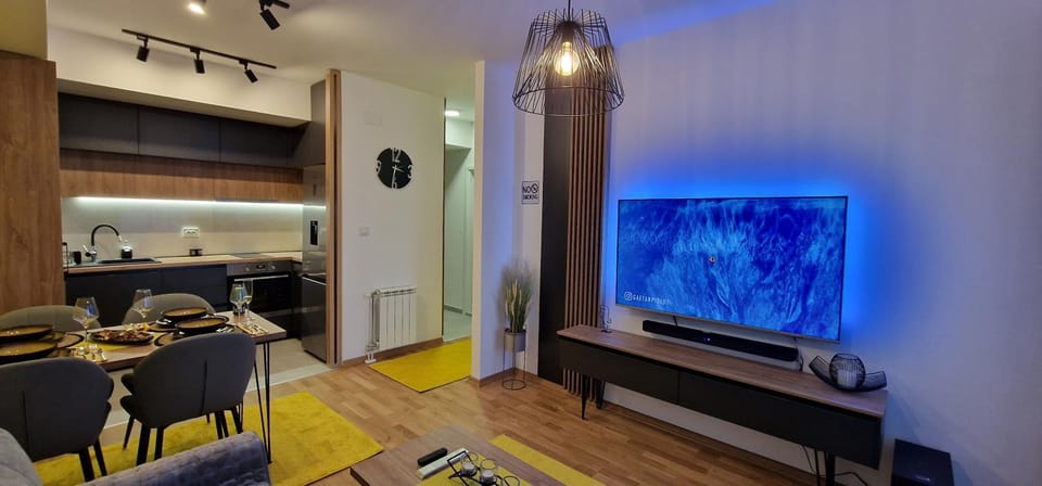 Communal lounge/ TV room, TV and multimedia, Kitchen or kitchenette, Living room, Seating area, Dining area, Evening entertainment, minibar