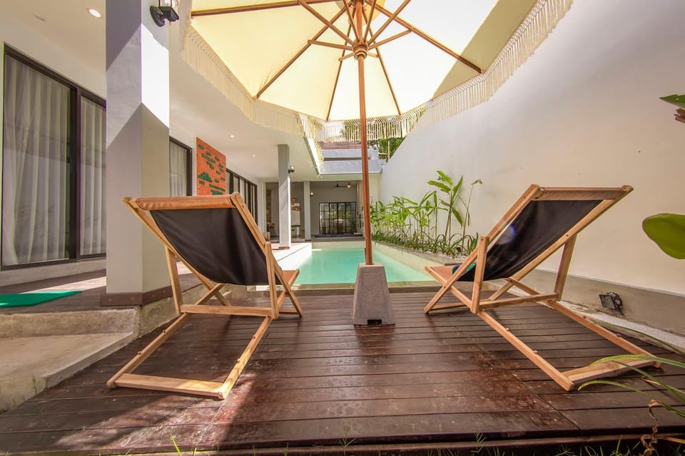 Patio, Day, Pool view, Swimming pool, Swimming pool, sunbed