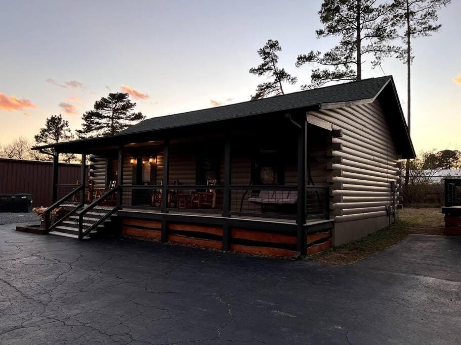 The Horse Cabin at Natural State Cabins Cabin in Hot Springs