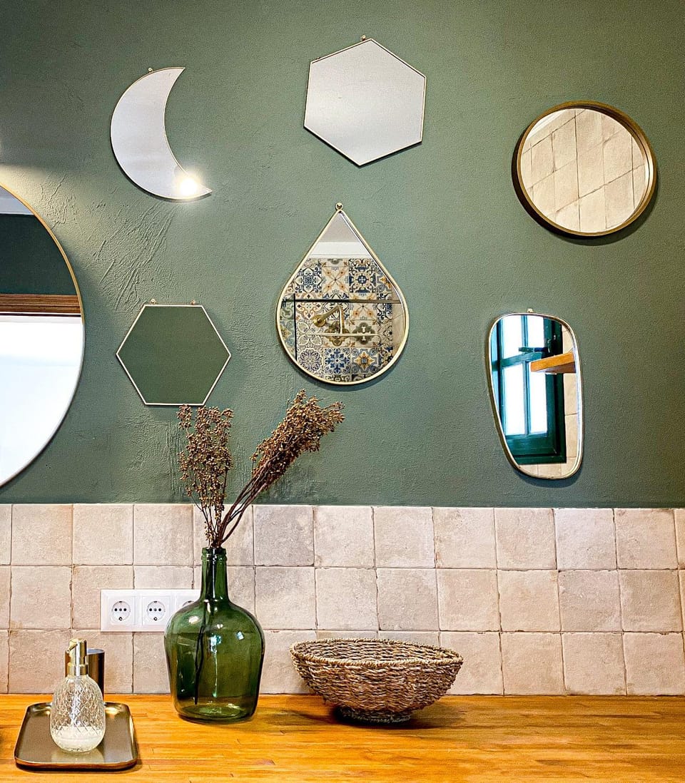 Toilet, Bathroom, Decorative detail