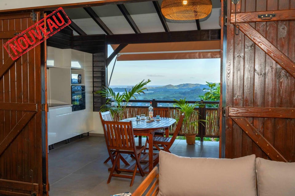 Patio, Patio, Natural landscape, Bird's eye view, View (from property/room), Balcony/Terrace, Balcony/Terrace, Seating area, Dining area, City view, Garden view, Garden view, Mountain view, Mountain view, Pool view, Pool view, Sea view, Sea view, Meals, Meals, Lunch, Sunrise, Sunset, internet, internet, internet