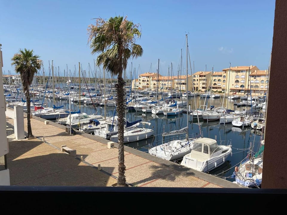 Appart 3 Pièces avec Clim pour 4 pers, Face Port à Port Leucate - FR-1-81-579 Apartment in Leucate