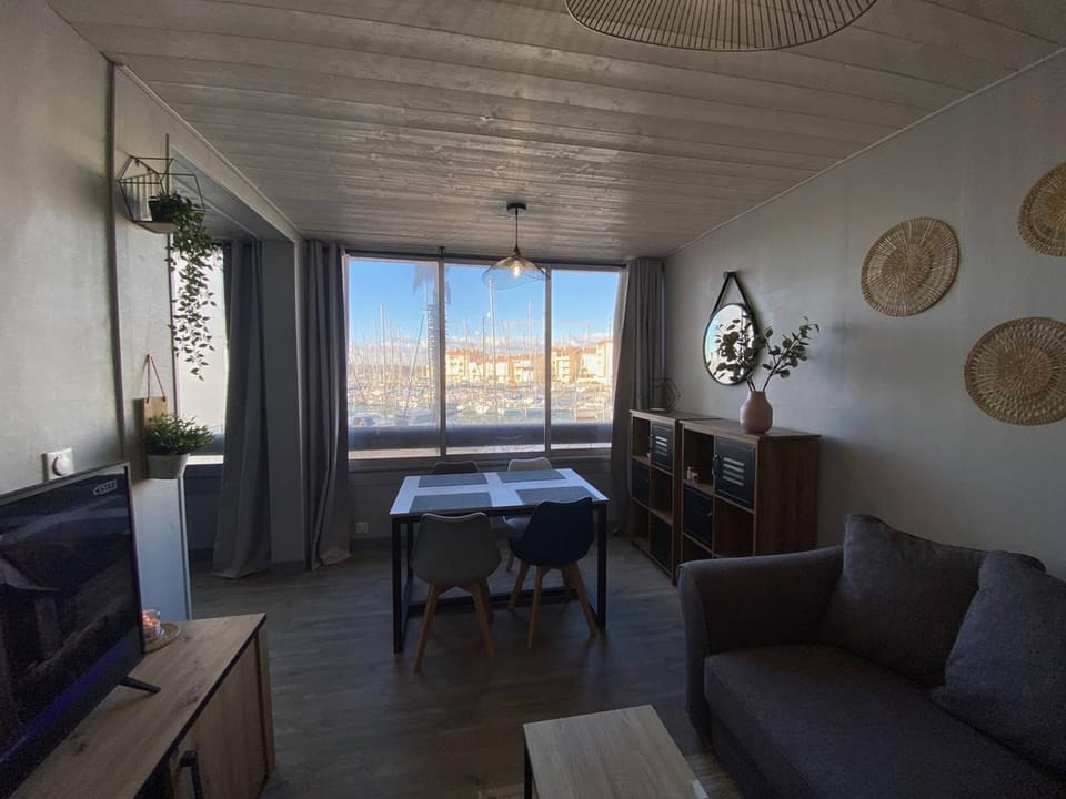 Appart 3 Pièces avec Clim pour 4 pers, Face Port à Port Leucate - FR-1-81-579 Apartment in Leucate