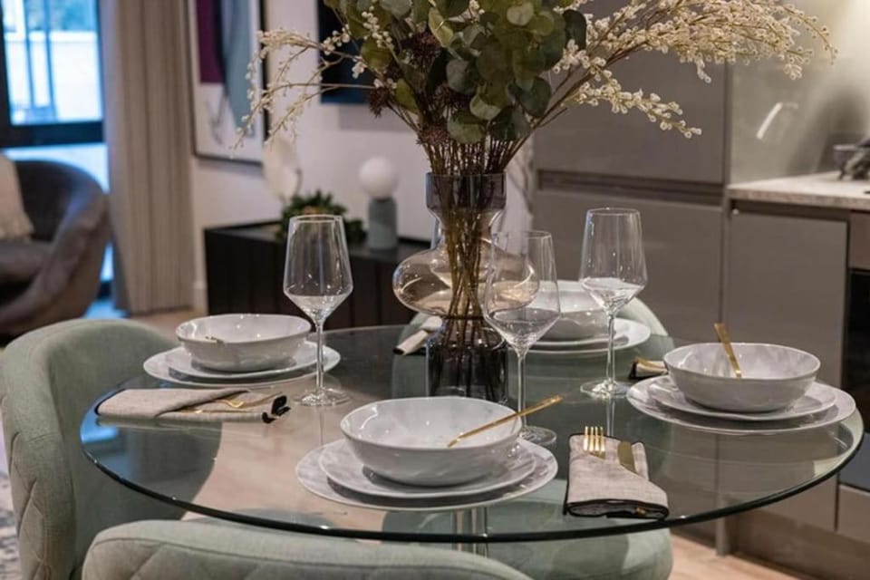 Luxury Modern, One bedroom Flat Apartment in Shirley