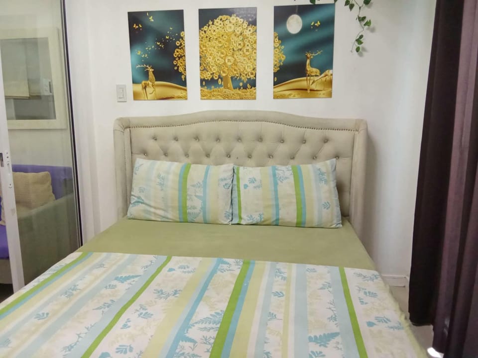 Azure Urban Resort with WIFI and Netflix Hotel in Pasay