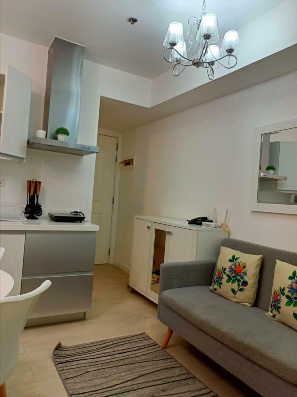 Azure Urban Resort with WIFI and Netflix Hotel in Pasay