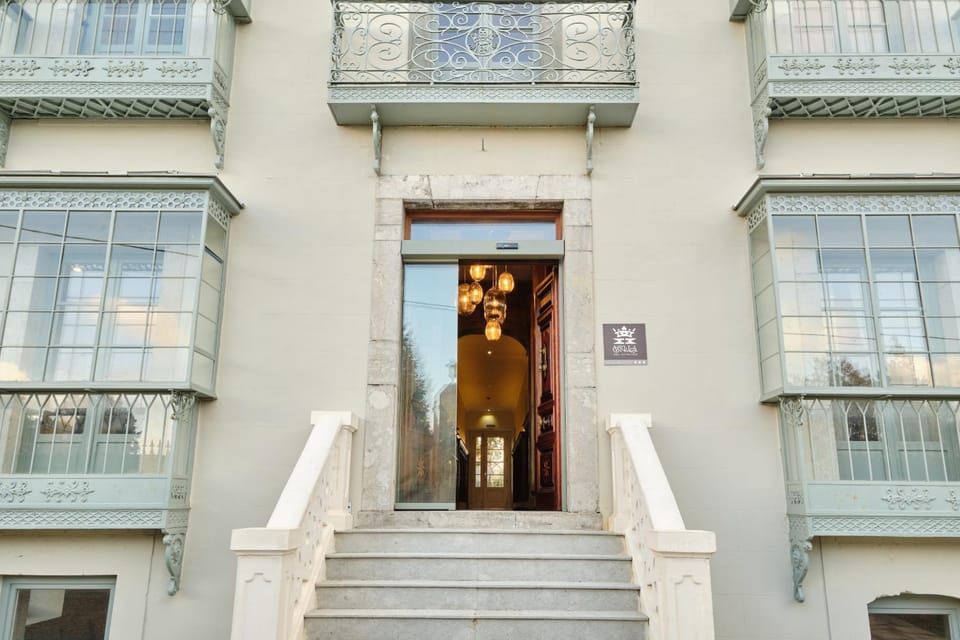 Property building, Facade/entrance