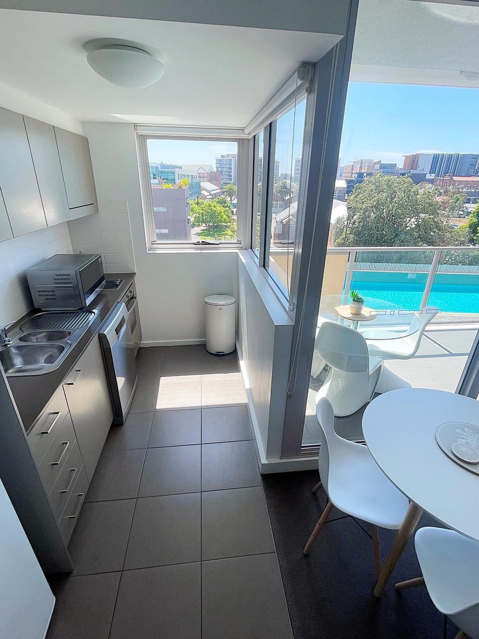 Kitchen or kitchenette, Pool view