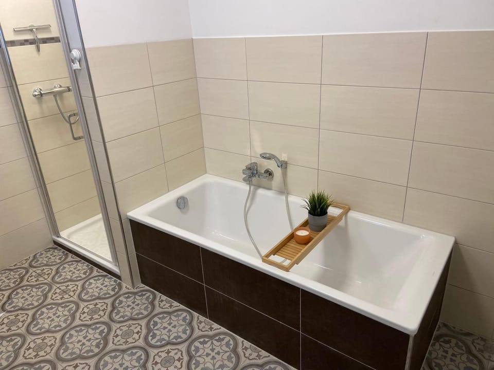Bathroom, Bath