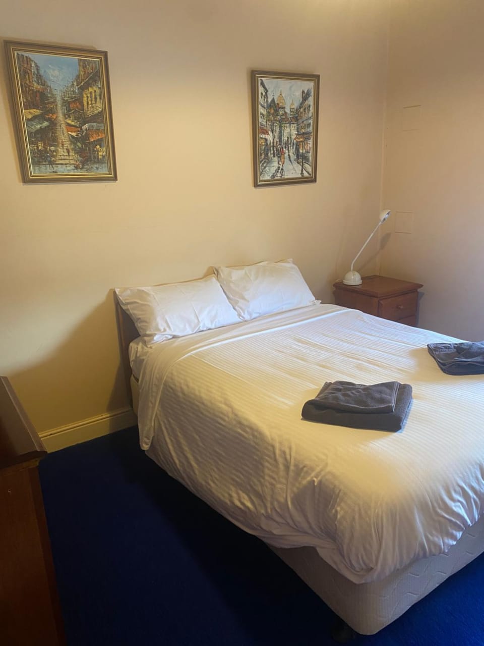 Commercial Hotel Camperdown Motel in Victoria