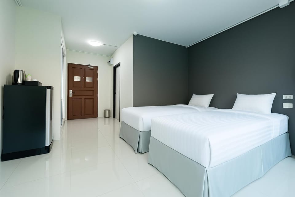 Bed, Photo of the whole room, Bedroom, wardrobe