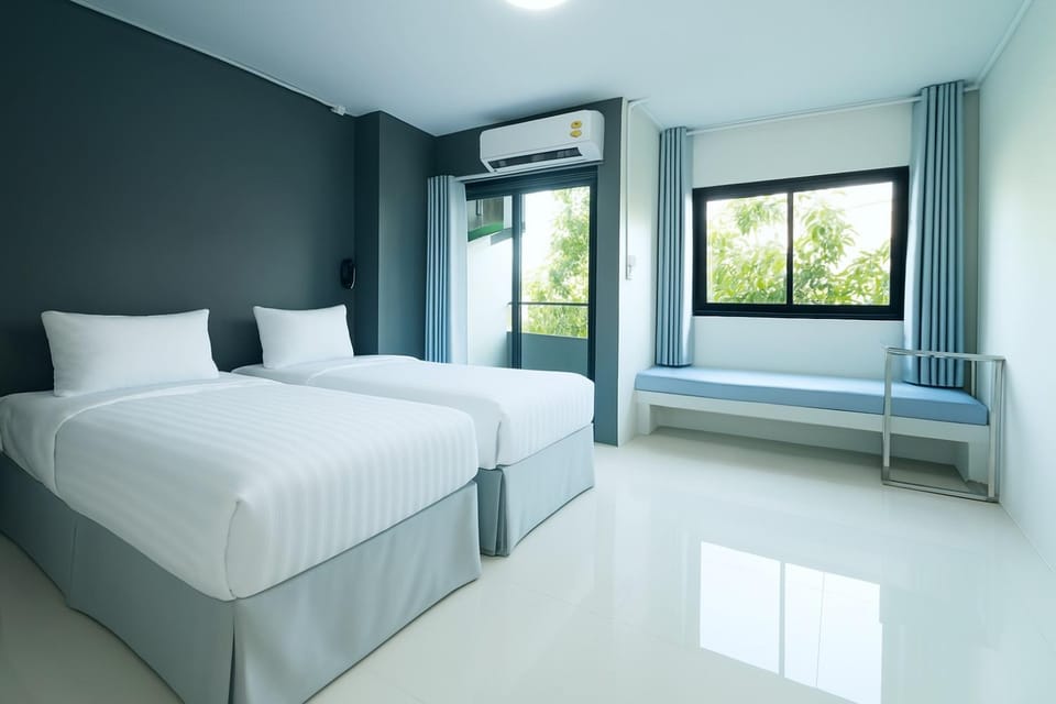 Bed, Bedroom, air conditioner