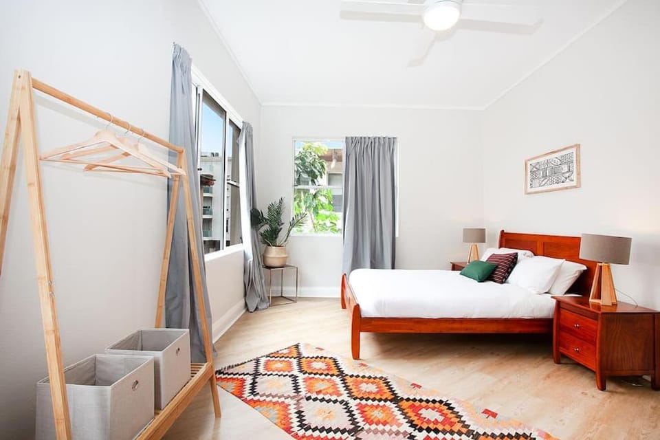 Large 4 Bed Beachside Haven 50m to Bondi Beach Apartment in Sydney
