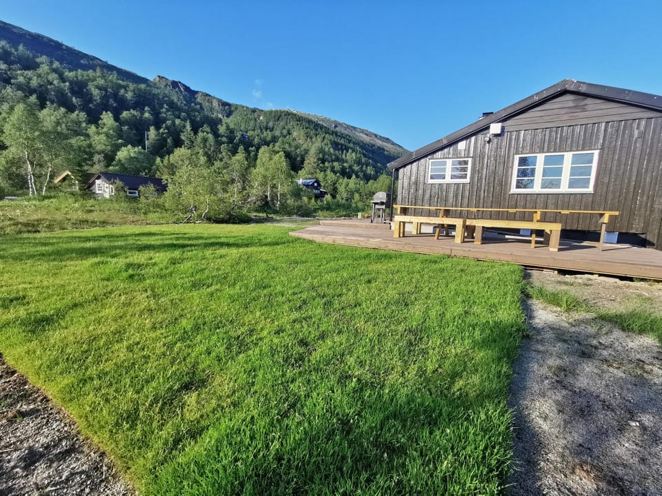 Tangen - cabin with 4 bedrooms - great nature Cabin in Vestland