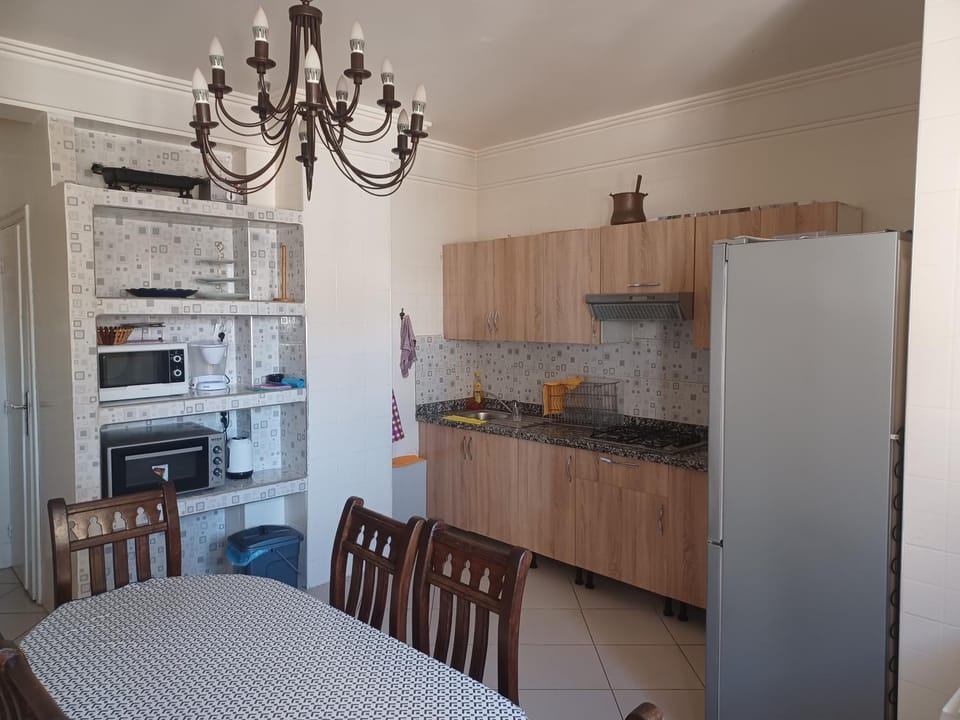 Grand appartement lumineux avec balcon & parking idéal familles et pro Apartment in Casablanca
