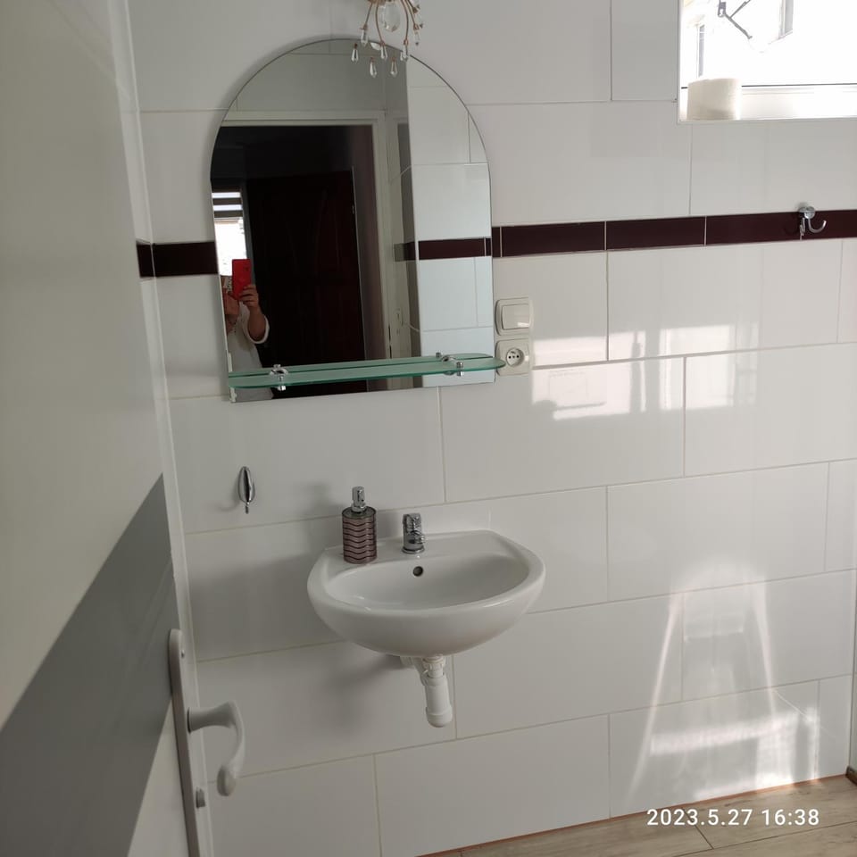 Apartament pod Lipą Apartment in Lower Silesian Voivodeship