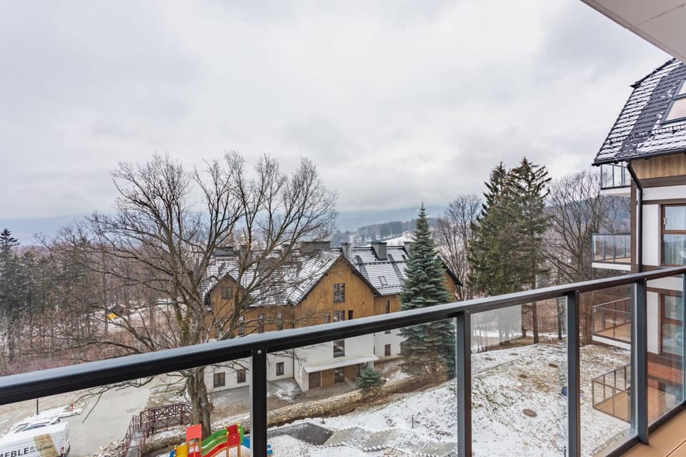 Property building, Balcony/Terrace, Mountain view