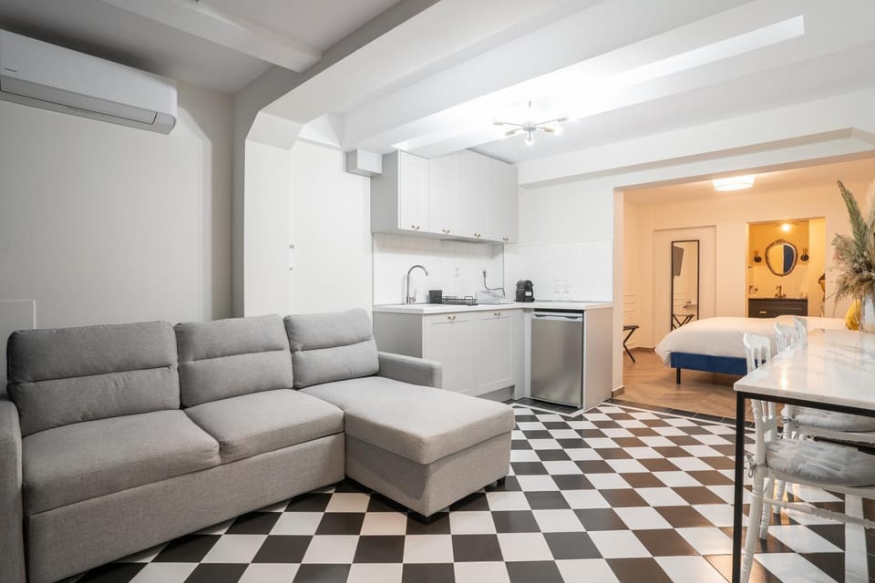 Living room, Dining area, kitchen