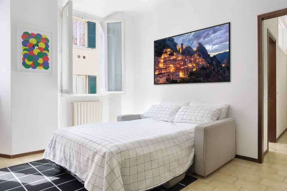 Bed, Living room