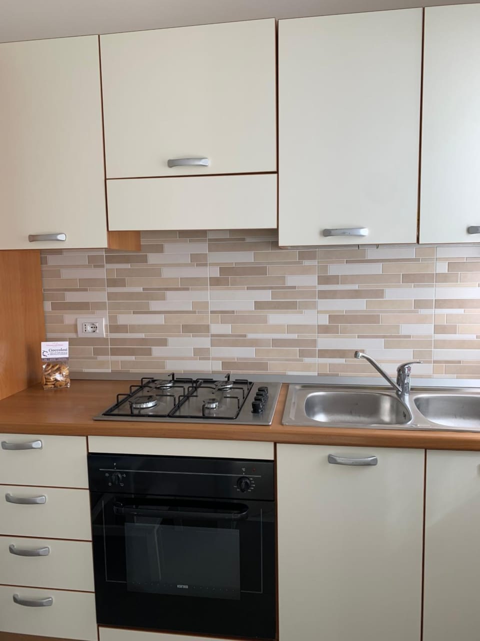 Kitchen or kitchenette, dishwasher, pet friendly, stove