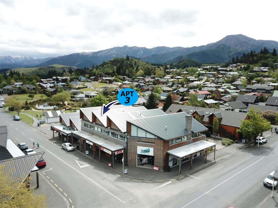 Property building, Natural landscape, Bird's eye view, Street view