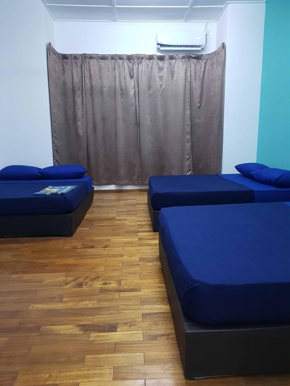 Bed, Bedroom, air conditioner