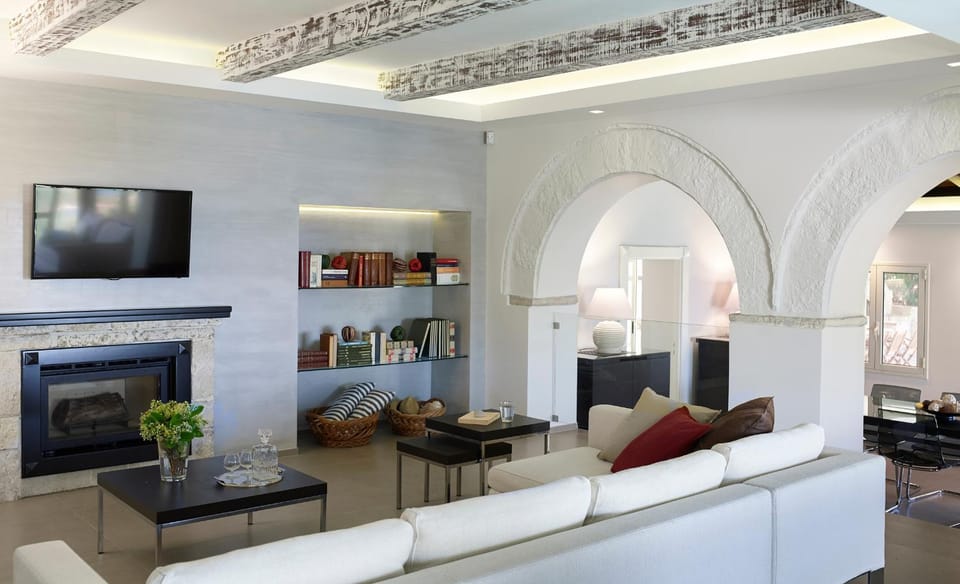 TV and multimedia, Living room, Seating area, flat iron