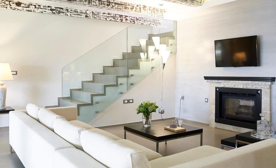 TV and multimedia, Living room, Seating area, flat iron