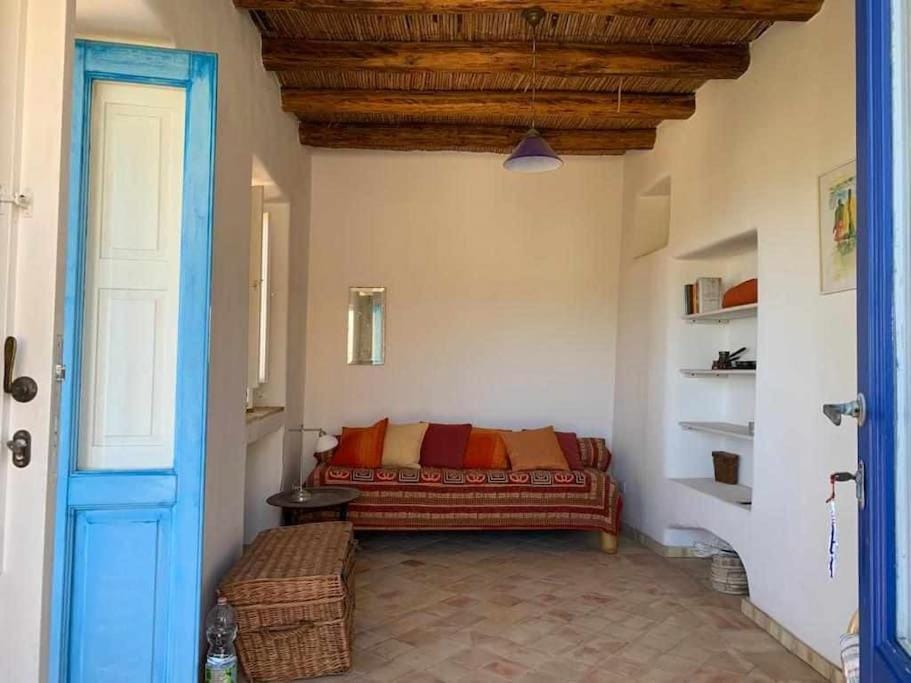 House Il Mandarino, terrace overlooking the sea House in Sicily