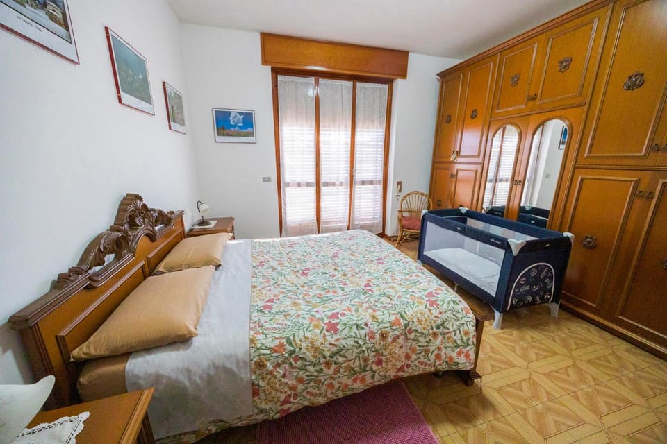 Bed, Bedroom, young children