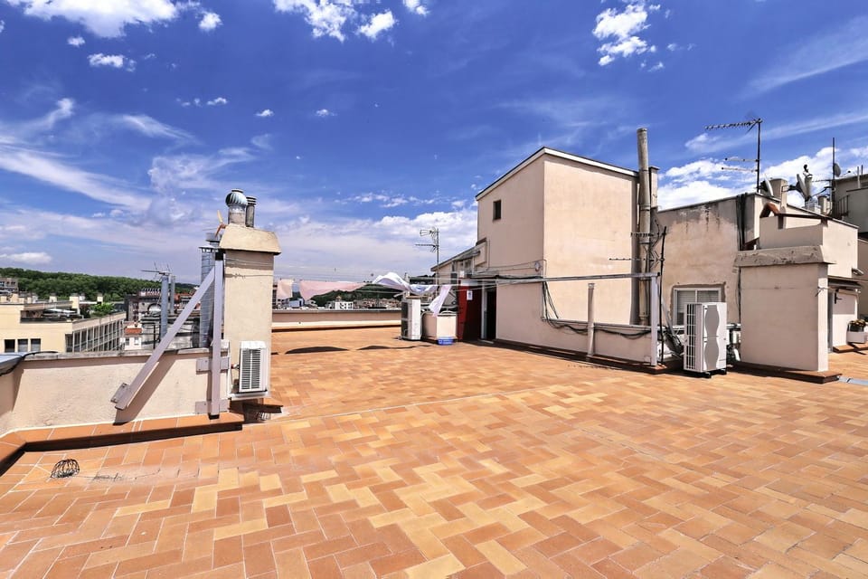 View (from property/room), Balcony/Terrace, City view