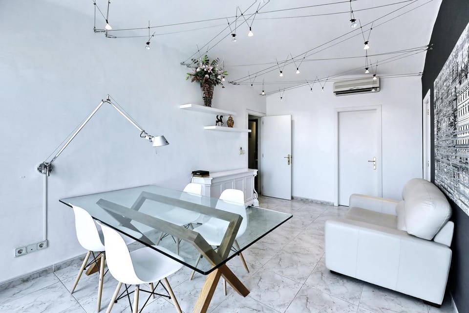 Living room, Seating area, Dining area, air conditioner