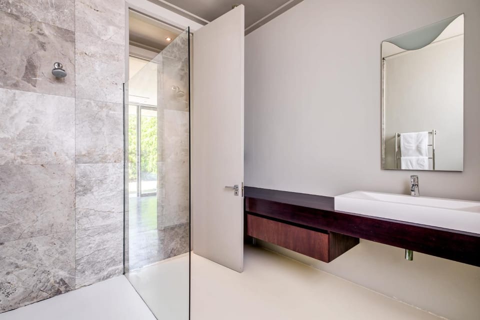 Shower, Bathroom, towels