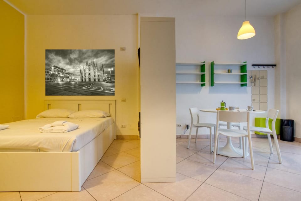 Bed, Living room