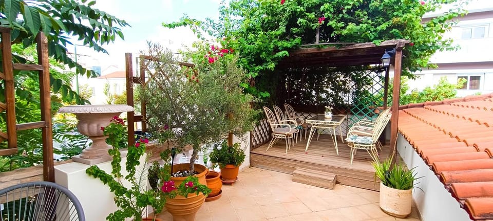 Property building, Patio, Spring, Day, Summer, Garden, Garden, View (from property/room), Balcony/Terrace, Balcony/Terrace, Dining area, Garden view, Landmark view, Location, Sunset, Quiet street view