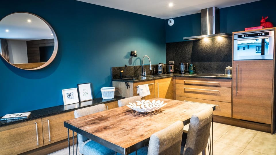 Coffee/tea facilities, Decorative detail, Dining area, pet friendly, kitchen