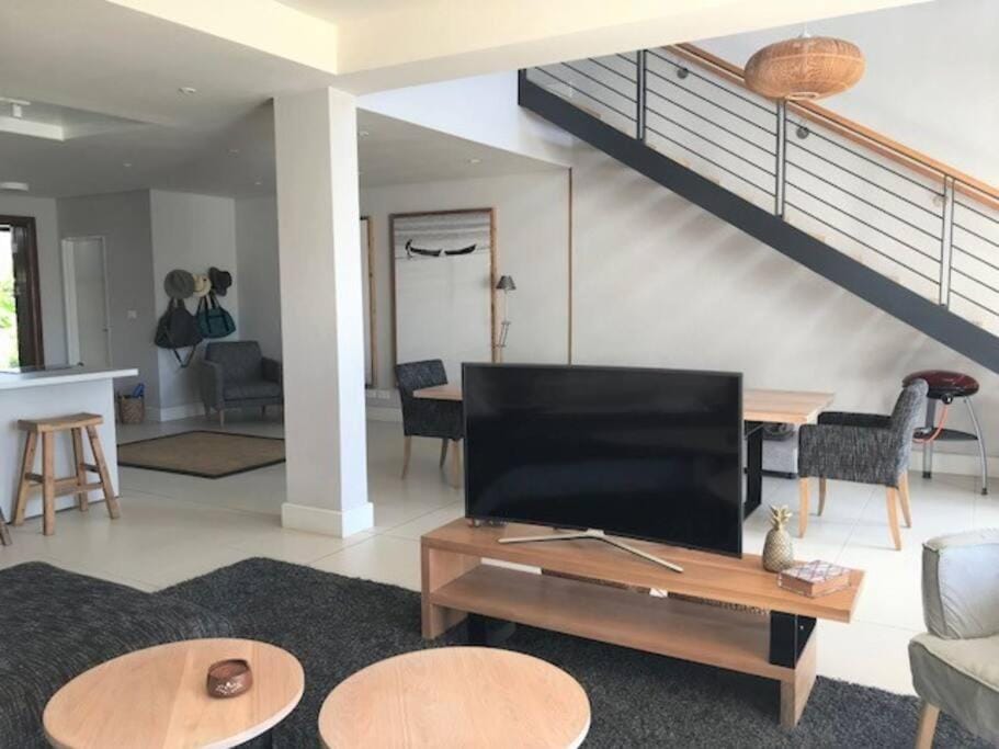 TV and multimedia, Living room, Seating area