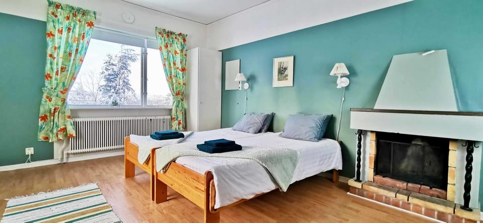 Bed, Bedroom, internet, towels