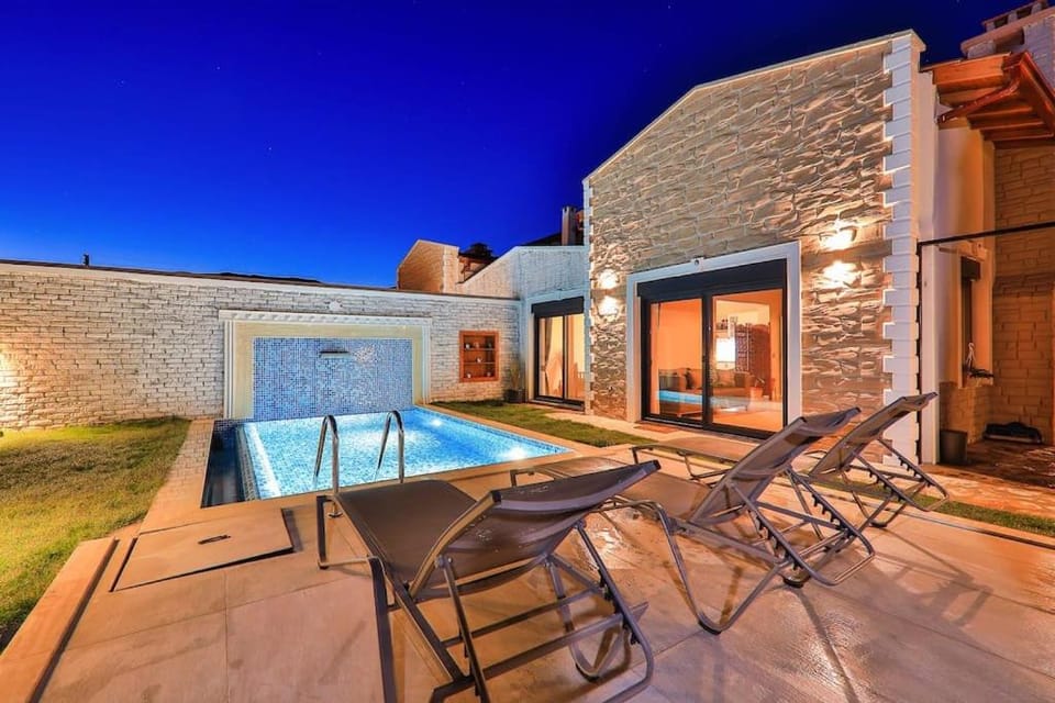 Balayı ve Çekirdek Aileler İçin Bir Villa Villa in Antalya Province
