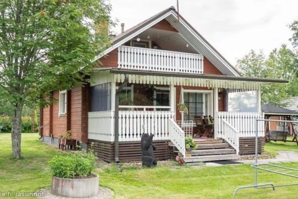 Property building, Patio, Balcony/Terrace